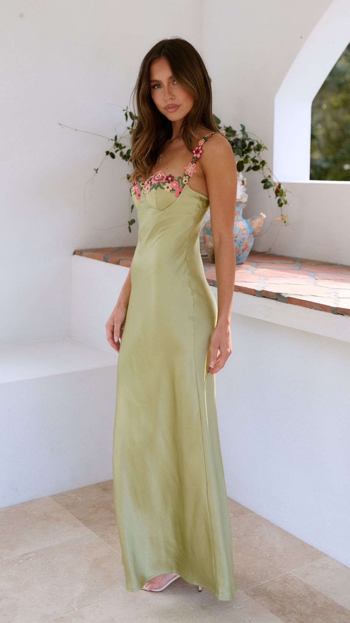 Astrid | Blomstret Maxi Kjole Med Smalle Stropper