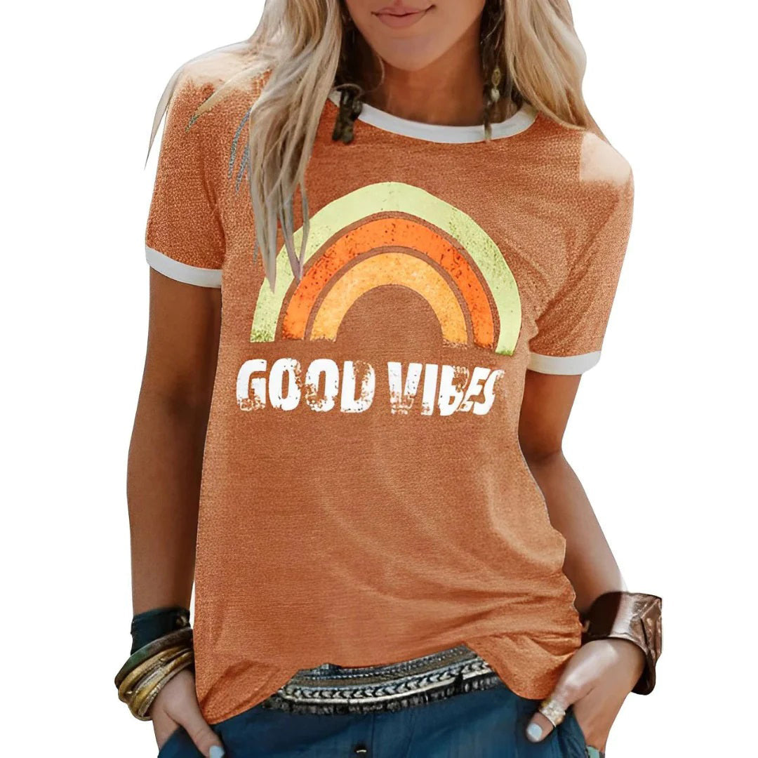 Alvhilde | Afslappet og farverig grafisk T-shirt