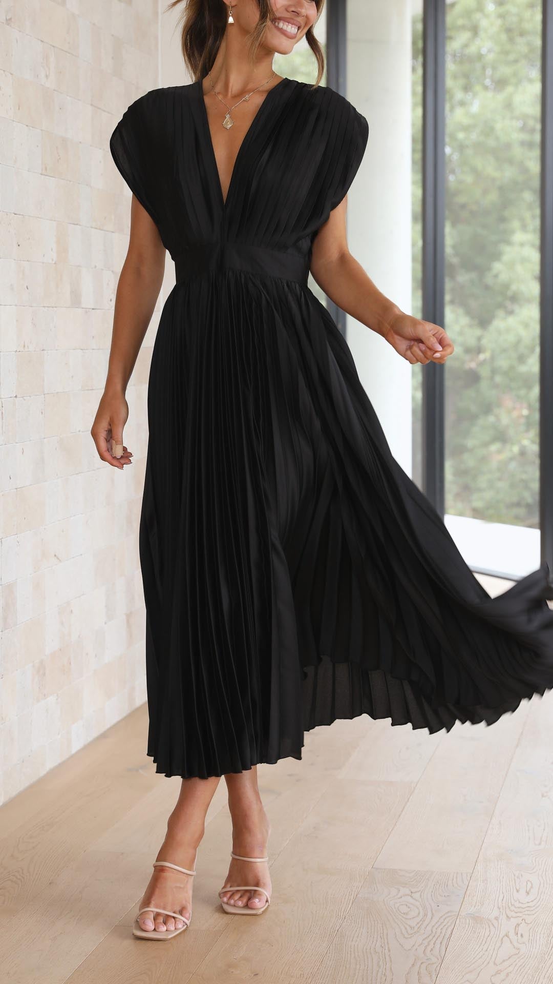 Emilia | Dame Elegant Dyb V Plisseret Midi Kjole