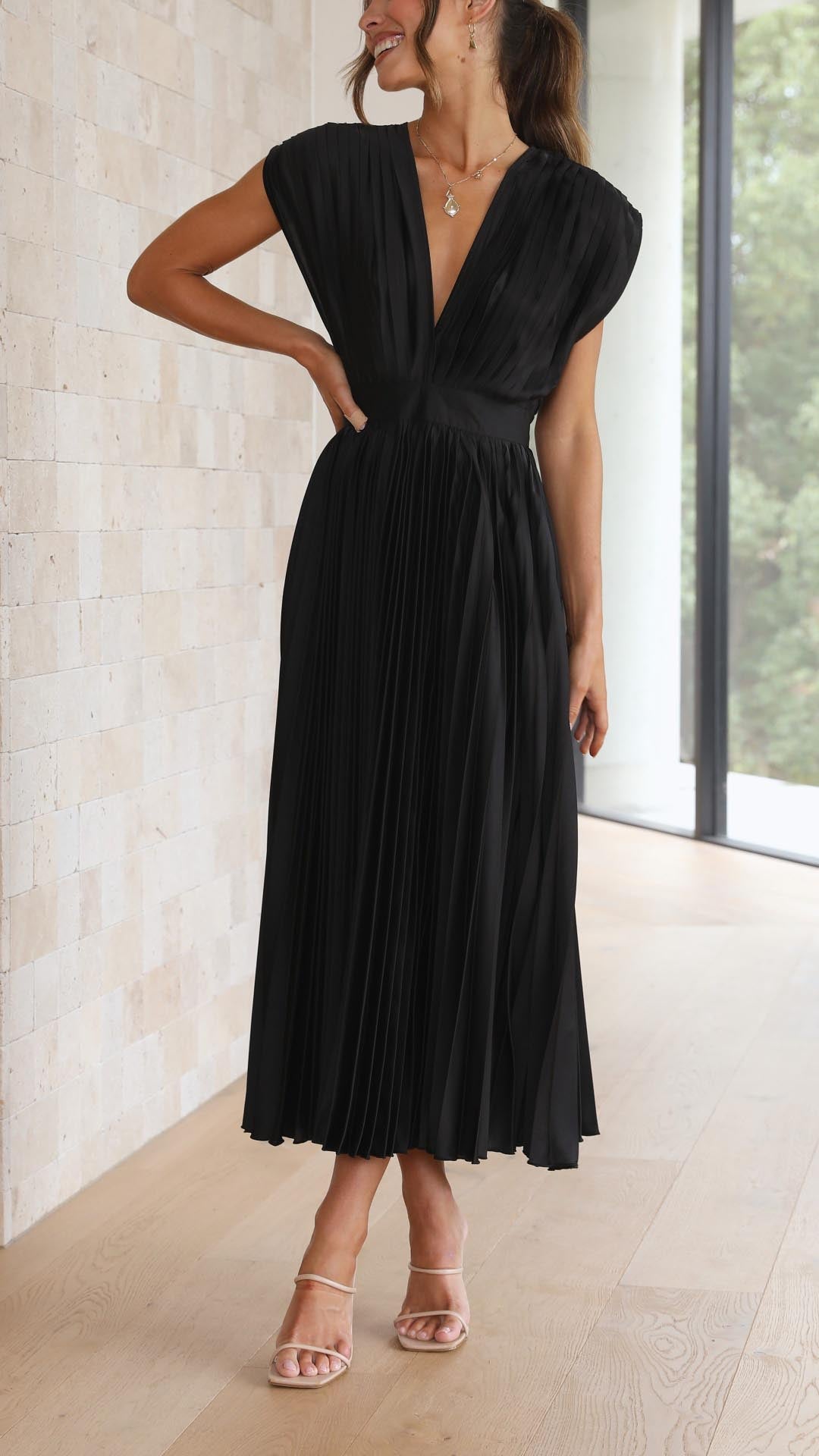 Emilia | Dame Elegant Dyb V Plisseret Midi Kjole