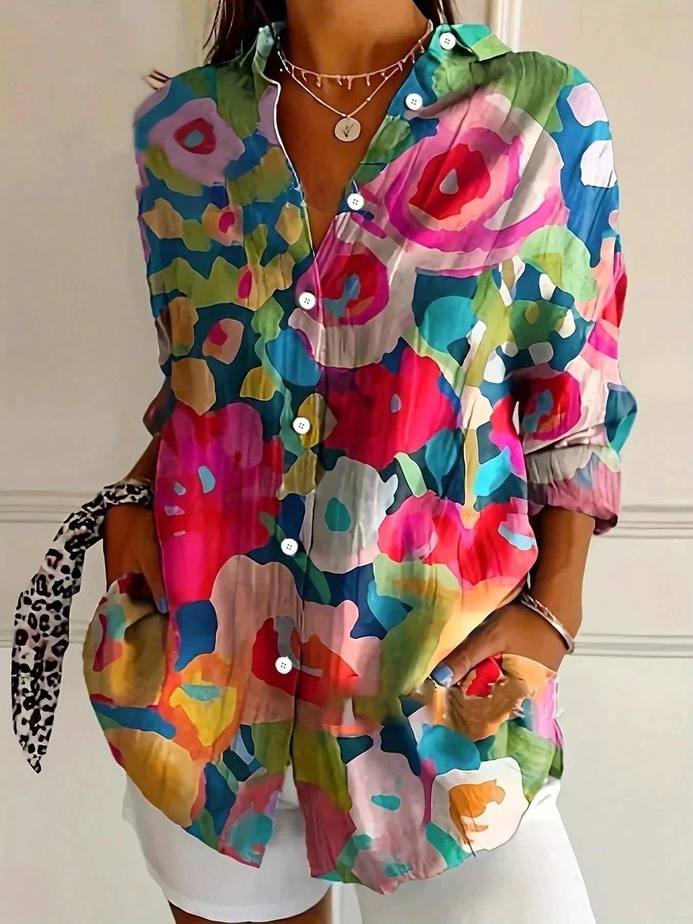 Claudia | Dame Farverig Blomstret Knaplukning Bluse