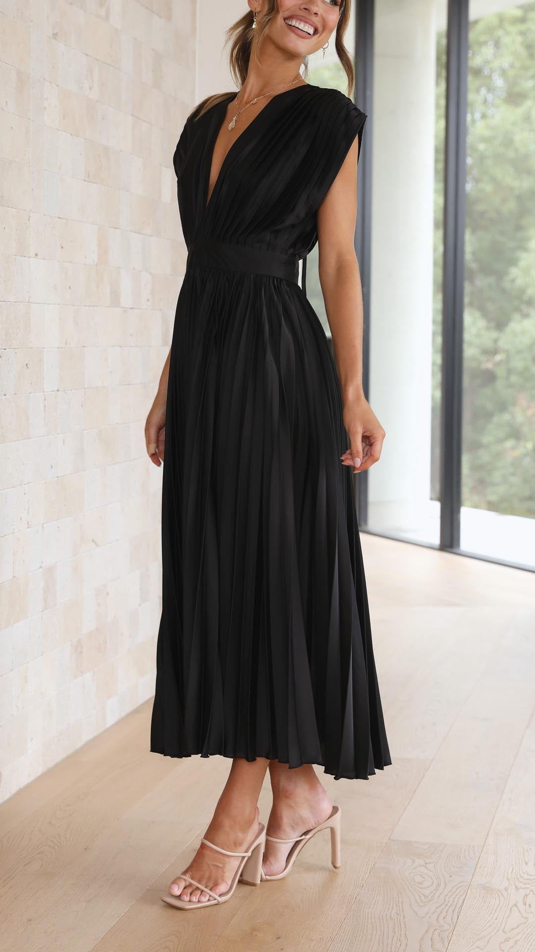 Emilia | Dame Elegant Dyb V Plisseret Midi Kjole