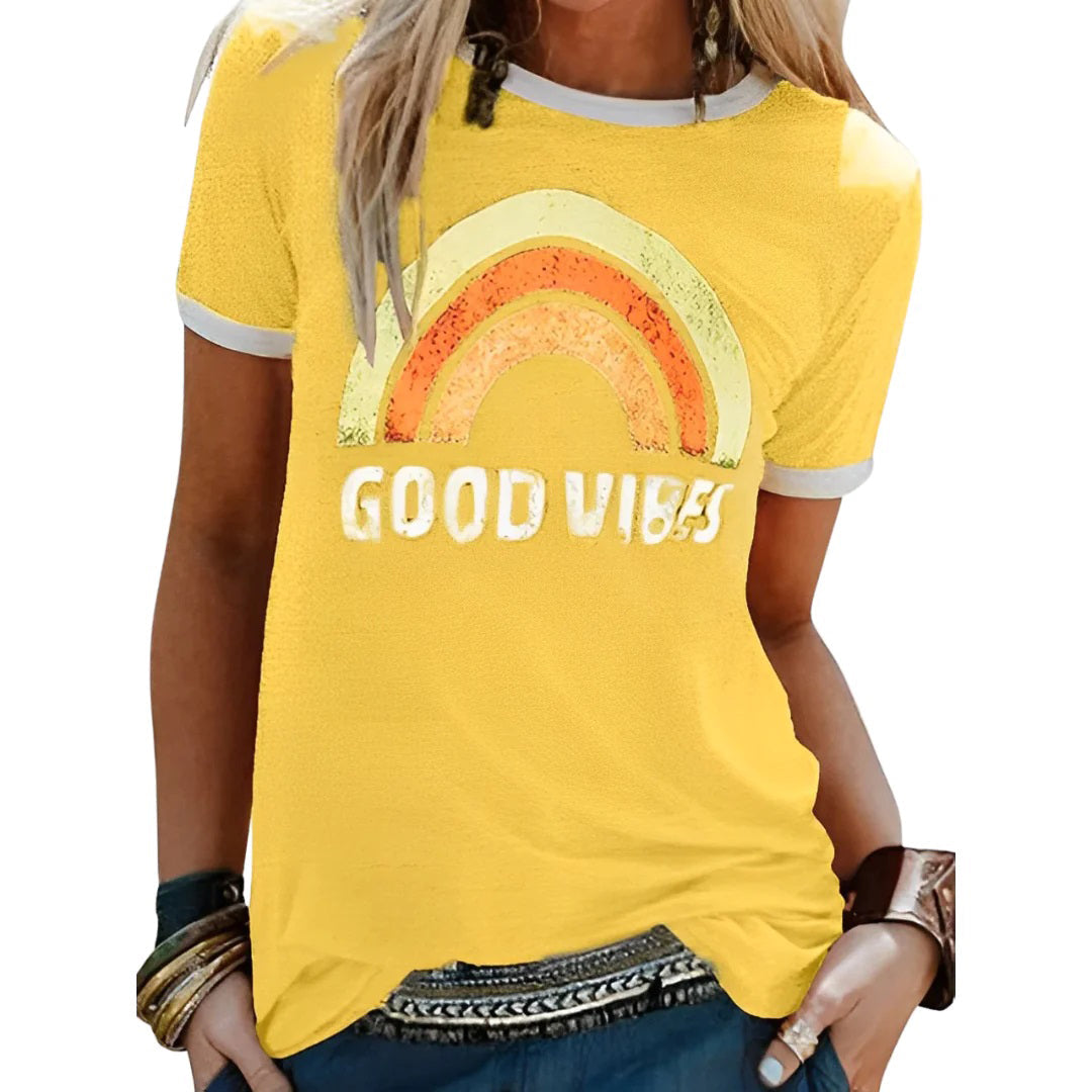Alvhilde | Afslappet og farverig grafisk T-shirt